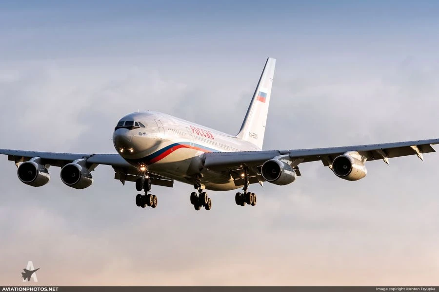 خدمات الصيانة الفنية لطائرات Il-96-300