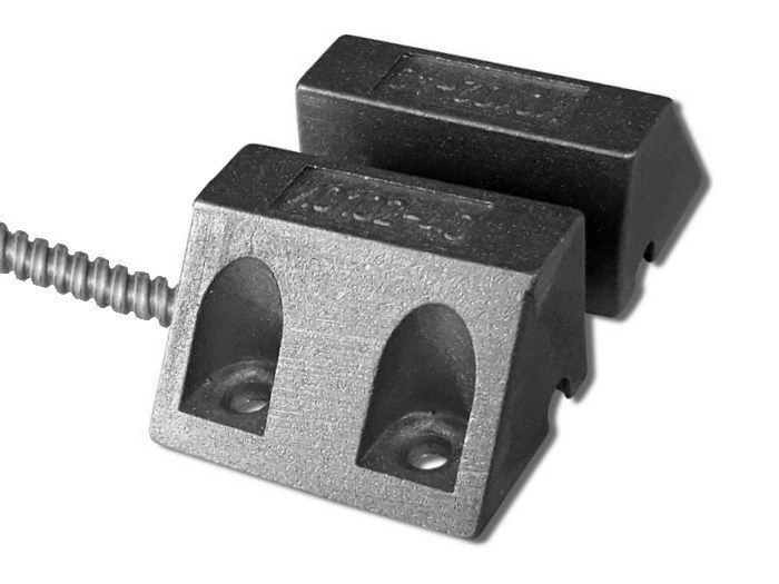 كاشفات أمان نقطية مغناطيسية IO 102-40 B3M