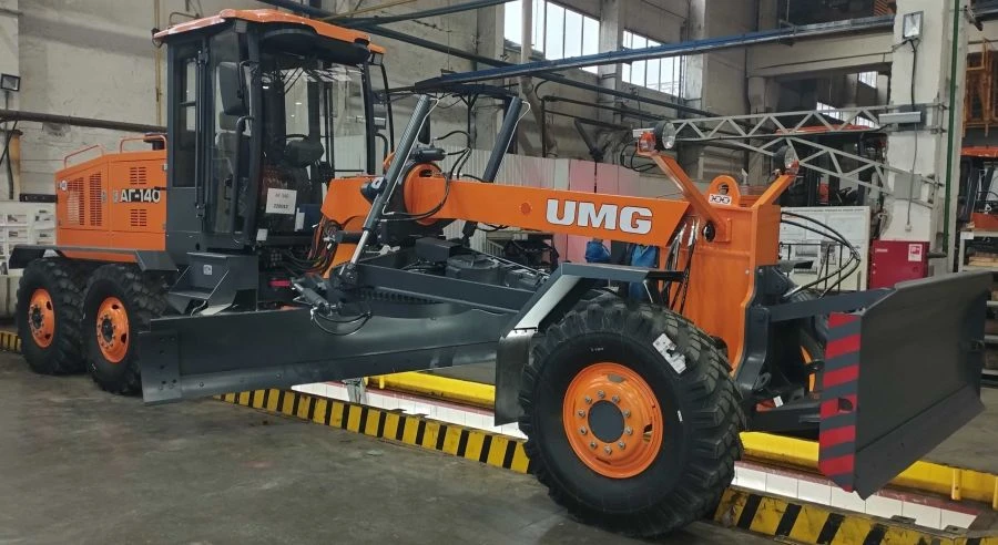 جهاز تسوية الطرق AG-140 مع مرفق دوران كامل ومحرك YAMZ