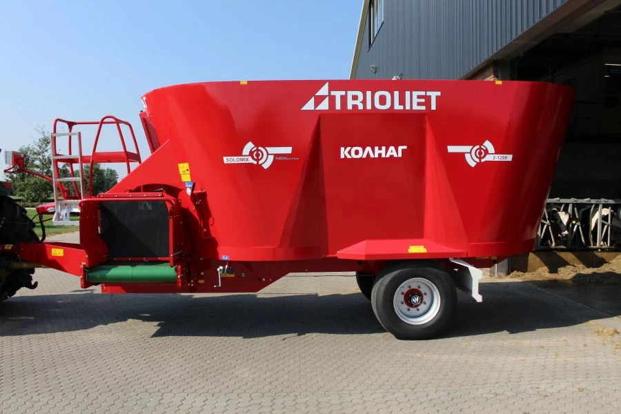 TRIOLIET Solomix 2 1200 VLL-B Feed Mixer and Distributor