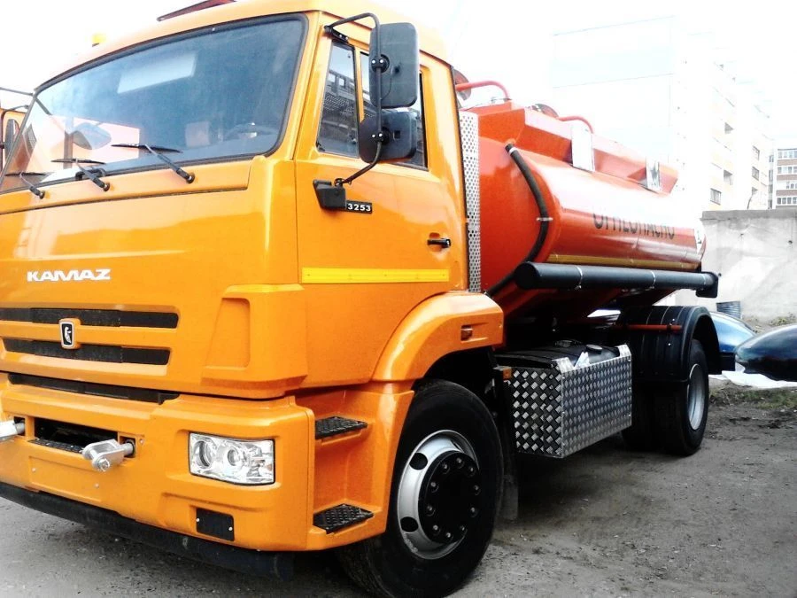 صهريج وقود المطار 9666A على هيكل كاماز 43253-G5