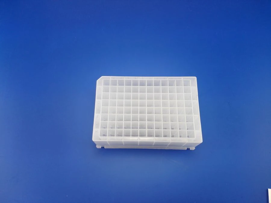 لوحة مختبرية للاستخدام لمرة واحدة - PL-2-96-2.2-PP