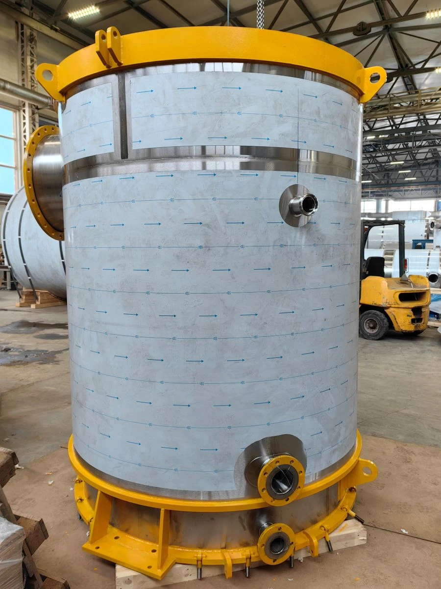 Vacuum Evaporator Calorizer and Its Modifications
