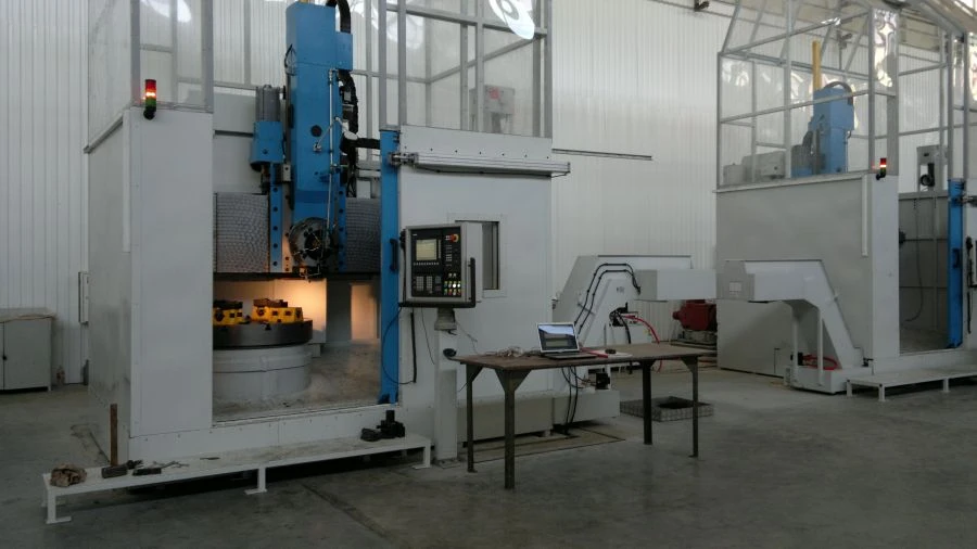 ماكينة CNC لتشغيل السطوح المنحنية 1512F3.SM