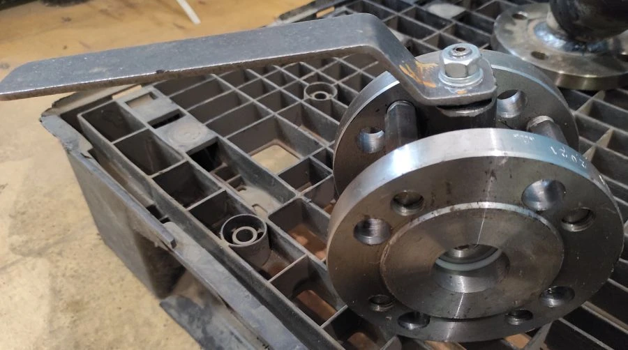 صمام الكرة GT7-112250 PN40 DN40 للتحكم في الأنابيب