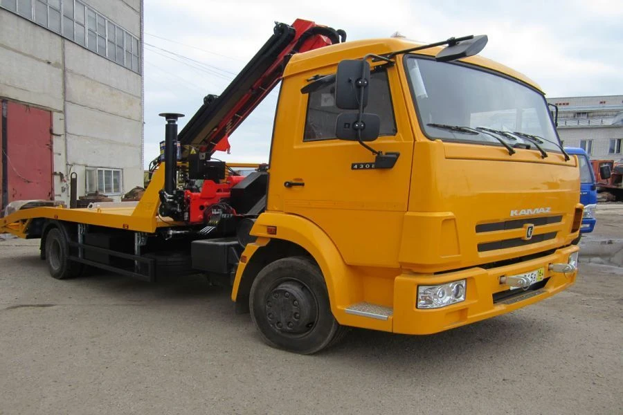 شاحنة سحب مع تركيب رافعة (KMI) INMAN 67060G