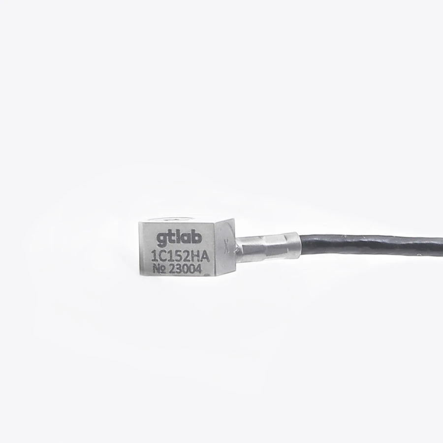 High-Precision Accelerometer for Vibration Measurement 1C152HA