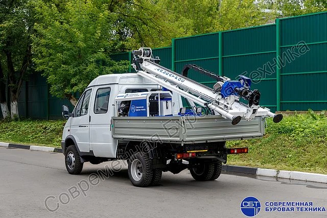 جهاز الحفر UBG-L-11 "ألباتروس" على هيكل سيارة غازيل 4x4
