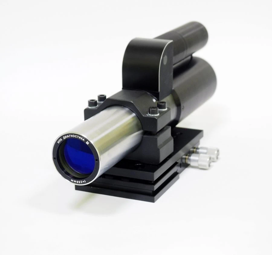 الكوليماتور التلقائي AK-01U لقياسات الزوايا الدقيقة