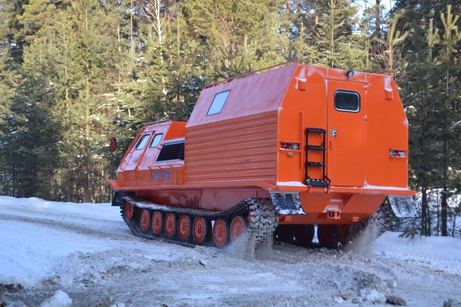 المركبة متعددة الاستخدامات للثلوج والمستنقعات KTM-11G