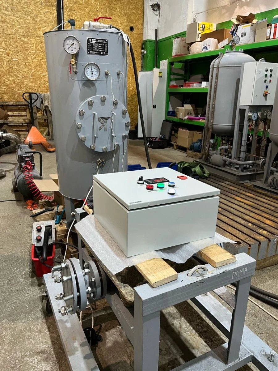 سخان مياه بحري طراز DT-PE-200/6-V