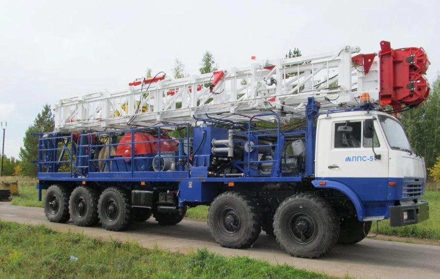 Self-Propelled Hoisting Unit for Well Repair and Drilling APR-80S