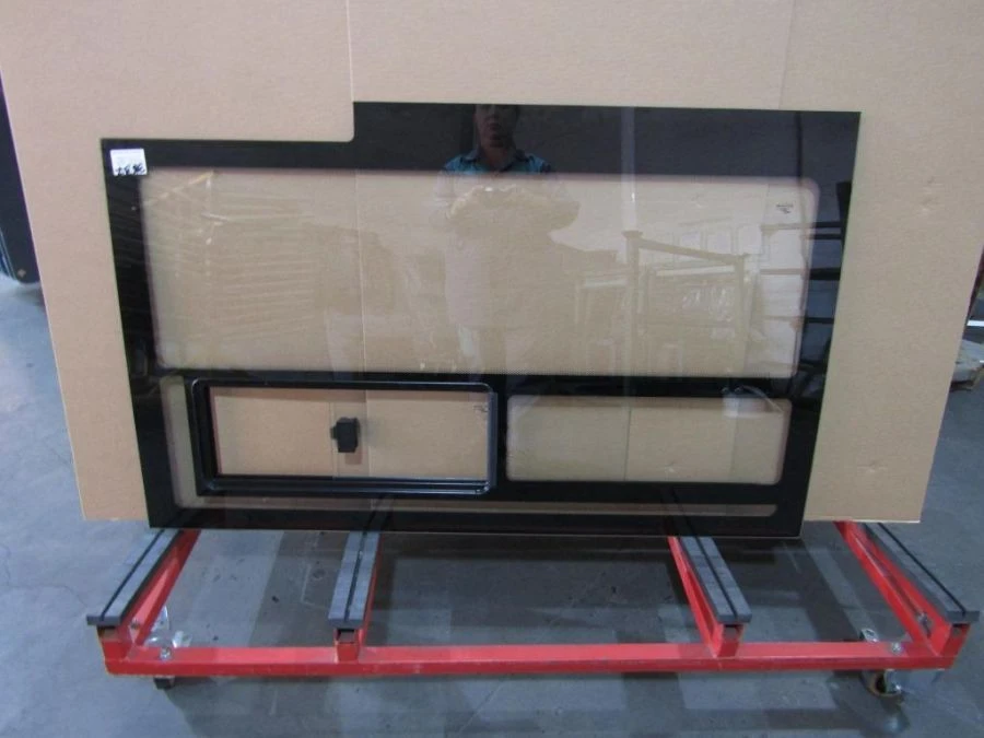 Right Side Rear Window with Vent for GAZ A65R23.5403082-01