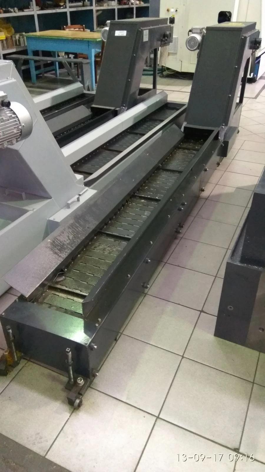Chip Removal Conveyor with Track Belt Model TOC21250.3610.300.000 (-01)