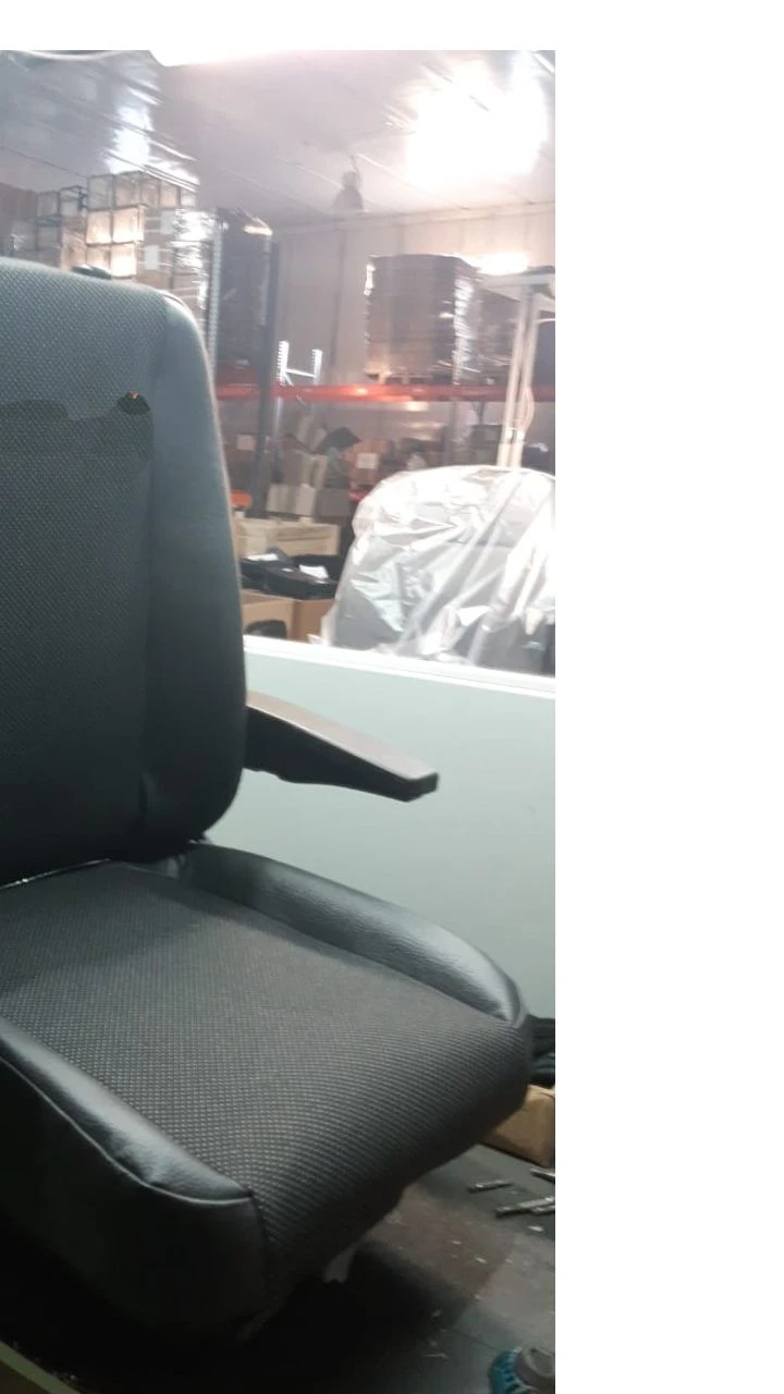 مقعد مشغل الرافعة مع نظام تعليق ميكانيكي SK 121.210.005-АК