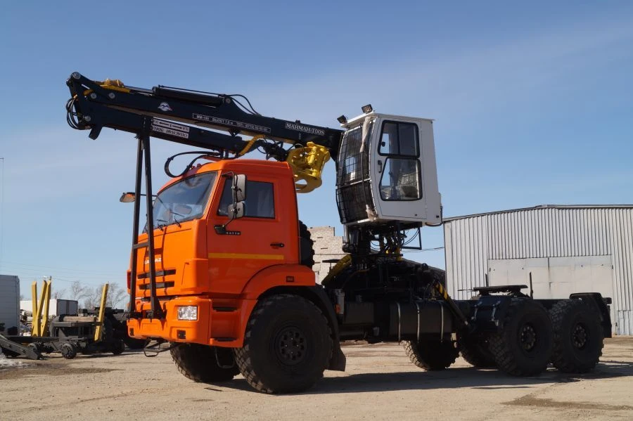 لودر الغابات من نوع المناورة MM-100