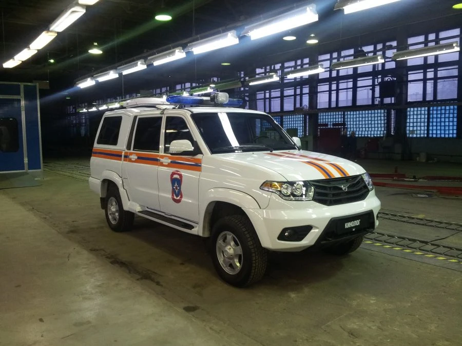 سيارة UAZ 1846-010-04 جميع التضاريس