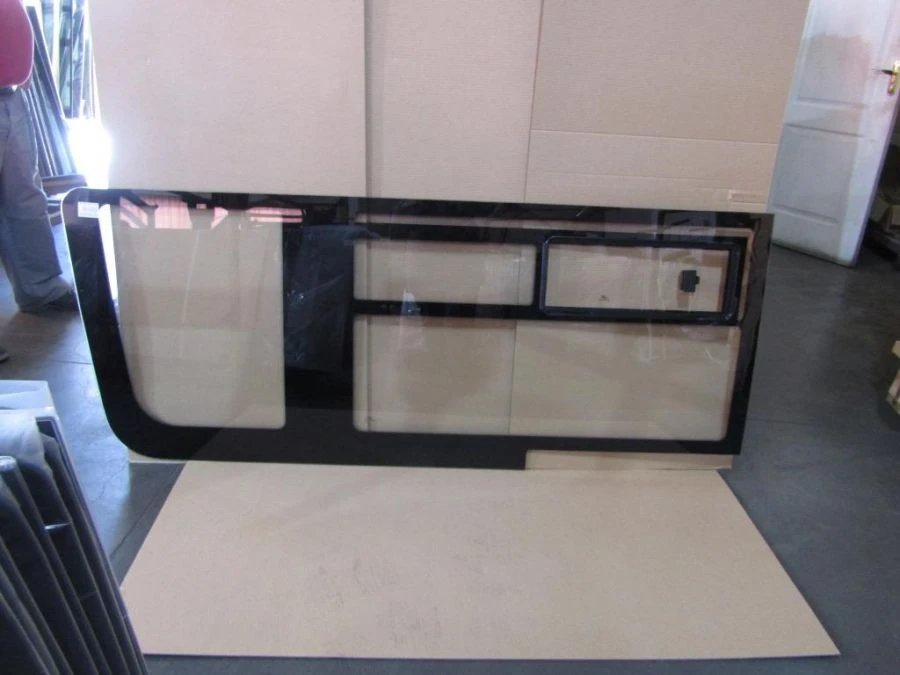 Right Side Rear Window Glass with Vent for GAZ A62R33.5403082