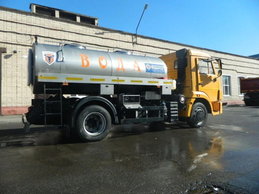 شاحنة صهريج المياه موديل AKC النوع 71882 على هيكل كاماز-4308-G5