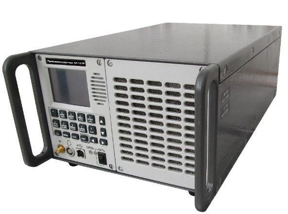 جهاز الإرسال والاستقبال بتردد UHF AR-101R