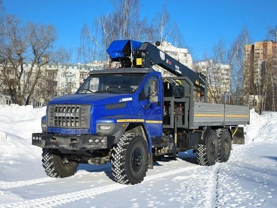 مركبة خاصة متعددة الوظائف مع رافعة هيدروليكية MKMA على قاعدة URAL 4320