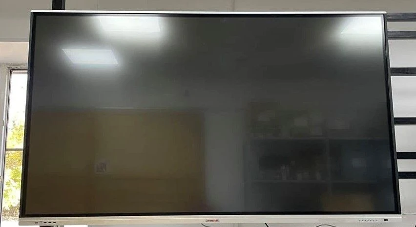 لوحة LCD احترافية IR-75-100-200 للشاشات والعروض