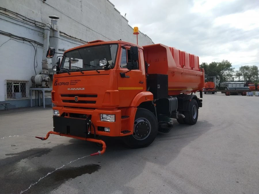 Road Maintenance Combined Sweeping Machine DMK-65L on KAMAZ 53605-A5 Chassis