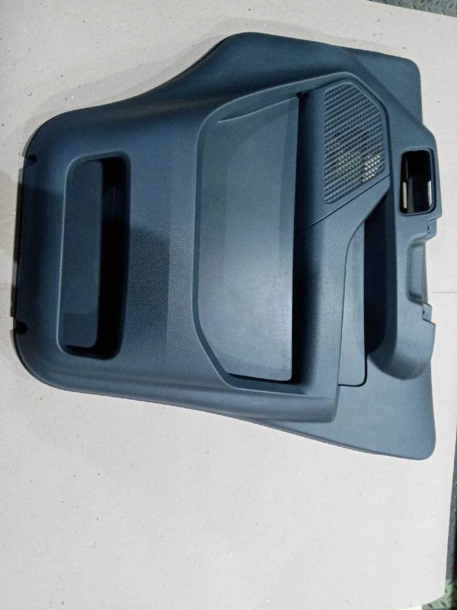 تنجيد الباب الأمامي الأيمن للسيارة A31R33-6102210