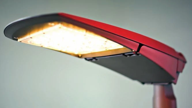 مصباح LED سترادا - 40 إلى 100 واط