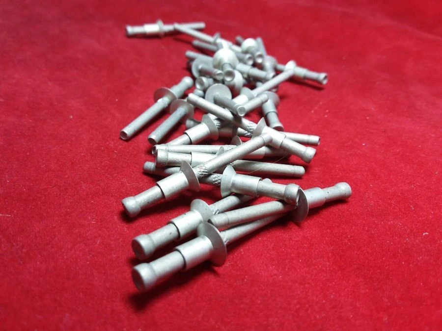 90° Countersunk Head Rivets with Core OST 1 10640-72