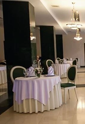 أقمشة الطاولة: مفرش الطاولة (منديل)