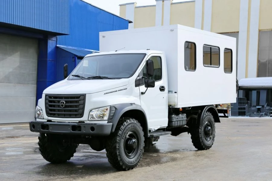 وسيلة النقل الخاصة بالركاب 32951R على قاعدة GAZ C41A23