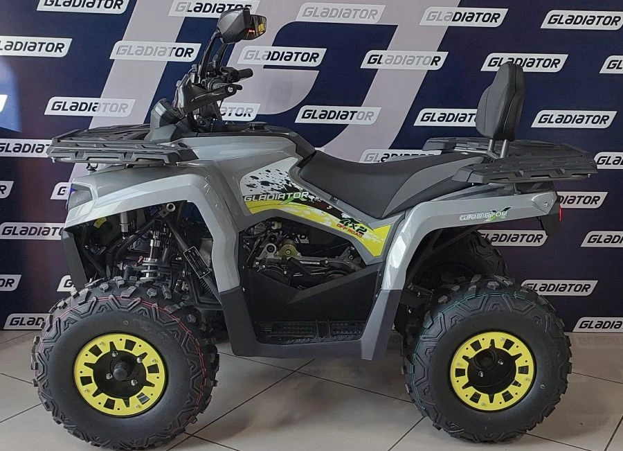 مركبة الثلوج والمستنقعات Gladiator F200 LUX