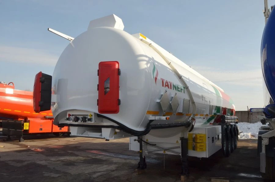 Round Cross-Section Tank Semi-Trailer for Oil Transport GR4-2, Modification 94319A-0000010