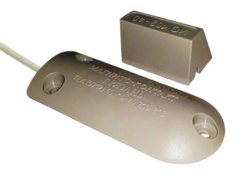 Magnetic Contact Security Sensors for Garage and Container Protection IO 102-40 A2P