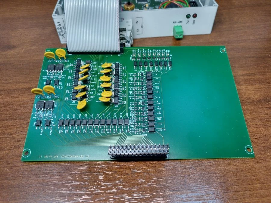 لوحة 2 وحدة MDAR-20 لإدخال/إخراج الإشارات المتقطعة