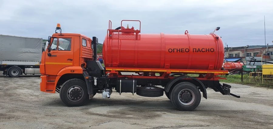 Oil and Gas Condensate Collection Tank AKN/AKNS 4671R3-30 on Kamaz 53605-A5