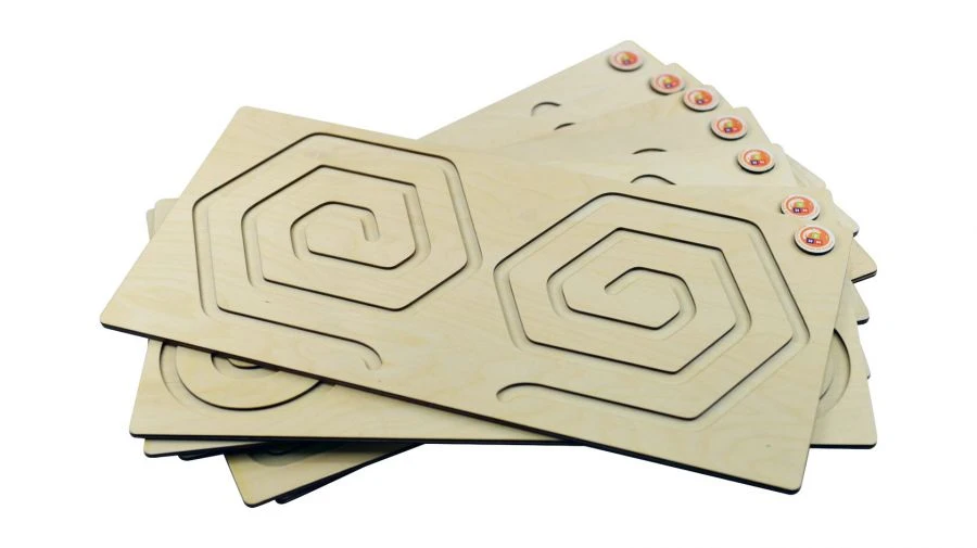 لوحة نصف الكرة متعددة الأضلاع مع أقلام و عصي خشبية