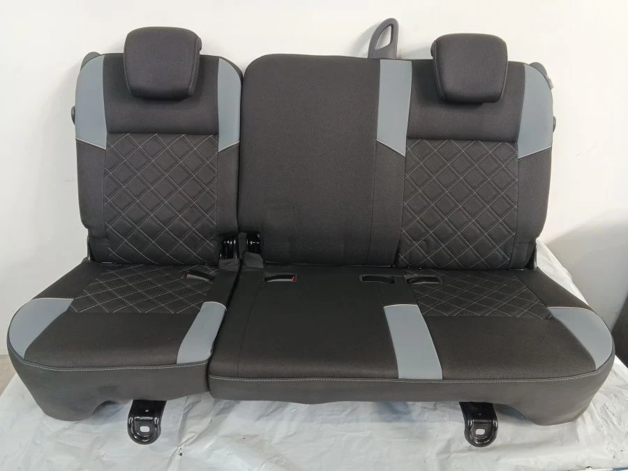 مقعد الصف الثالث لسيارة XGE (لادا لارغوس) طراز 8450090974