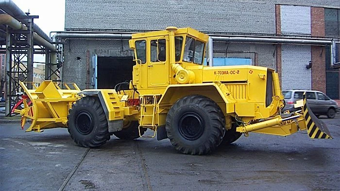 وحدة إزالة الثلوج بالعجلات لجرار كيروفيتس K-703MA-OS