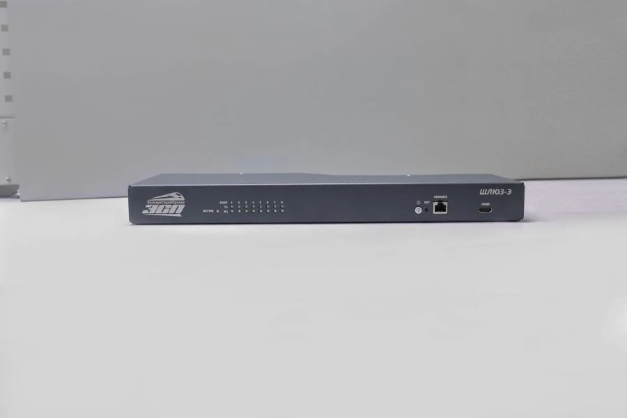 بوابة متعددة القنوات بين Ethernet و RS-422 / RS-485 - شلوز-إ v.1