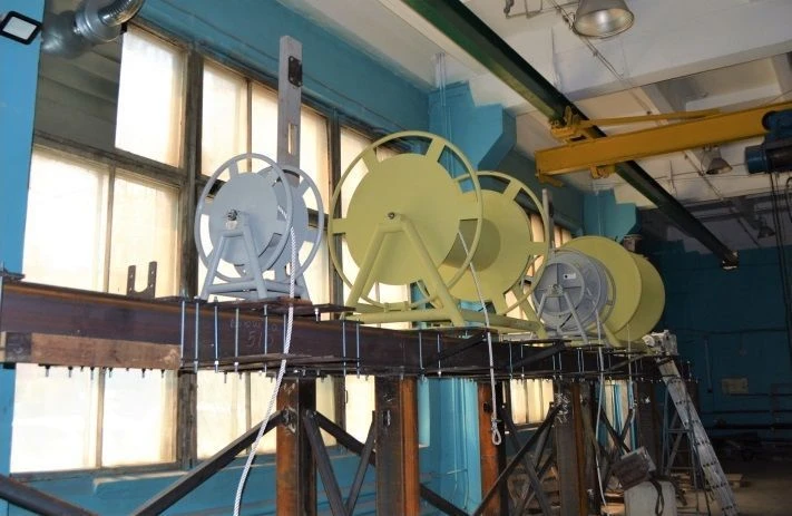 Non-powered Winch with Tape Brakes Model II 320x420