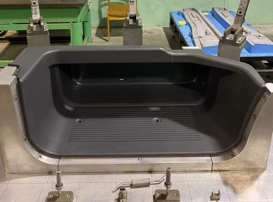 غطاء خطوة خارجي يمين A21R23-5109036