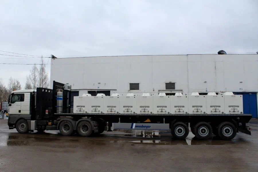 شاحنة نصف مقطورة لنقل الأسماك ثلاثية المحاور MNSP-345FT