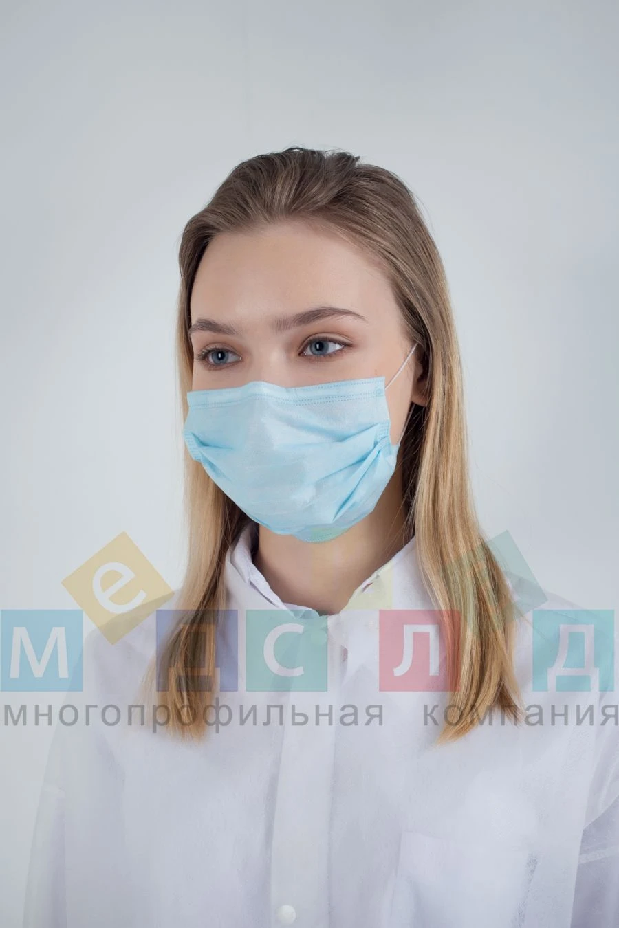 قناع طبي ثلاثي الطبقات للاستخدام مرة واحدة باللون الأزرق