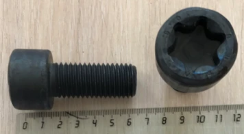 براغي M20x45 برأس أسطواني مع فتحة نجمة T100، رقم 2702877000F1
