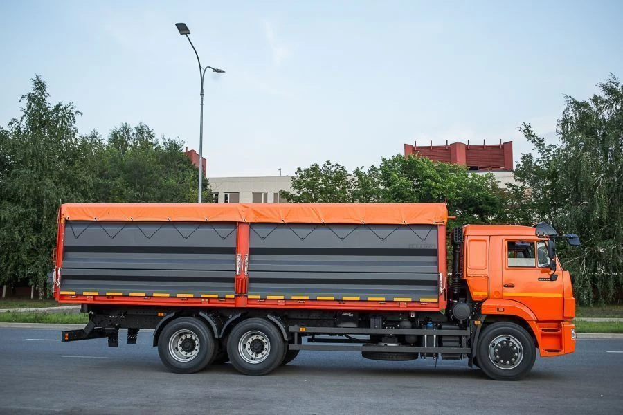 شاحنة تفريغ خاصة طراز 458900 على هيكل كاما 65115
