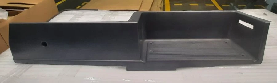 قطعة بلاستيكية خارجية لخطوة الباب المنزلقة A32R33-5102036