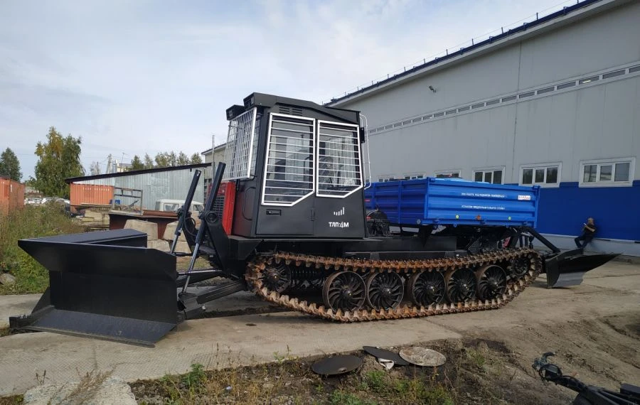 جرار صناعي على مسارات TLP-4M-033 مع معدات تقنية