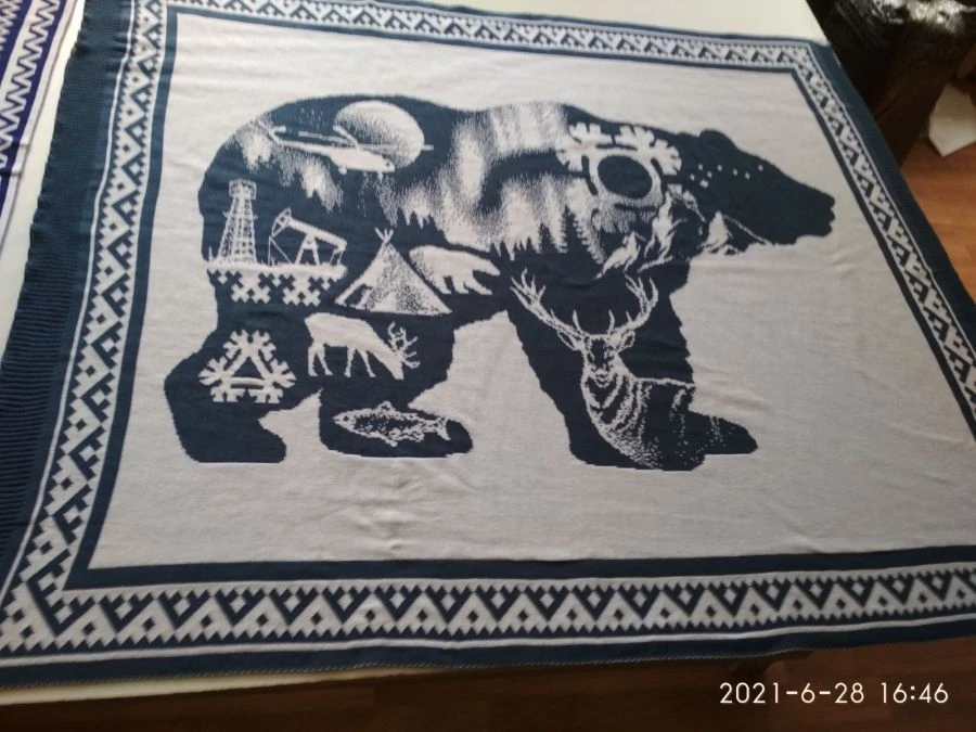 Decorative Knitted Blanket with Bear Pattern, 150x200cm, 100% PAN